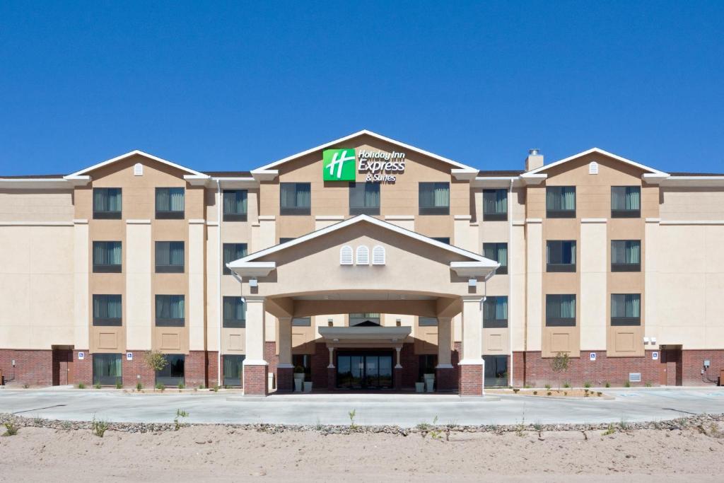 Holiday Inn Express & Suites Deming Mimbres Valley, an IHG Hotel