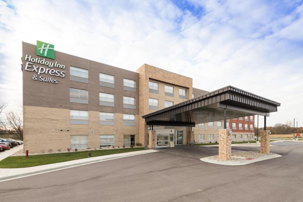 Holiday Inn Express & Suites - Auburn, an IHG Hotel