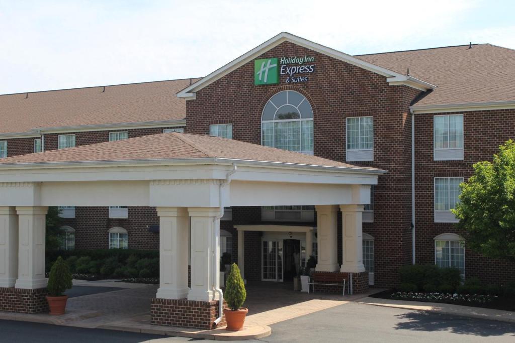 Holiday Inn Express Hotel & Suites Warrenton, an IHG Hotel