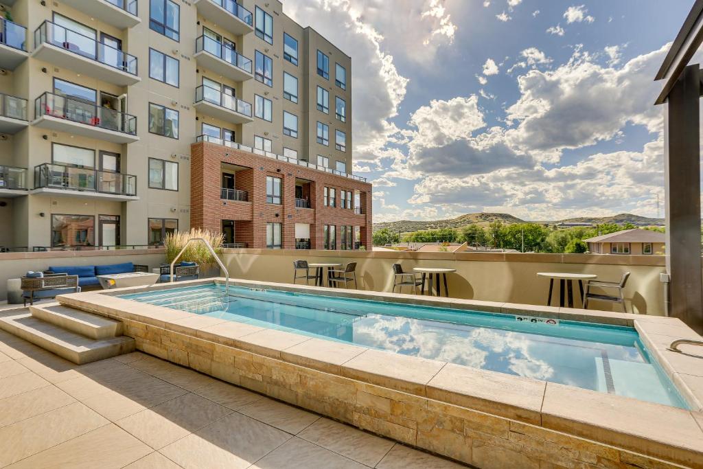 Castle Rock Condo - Walk to Dining and Shopping!